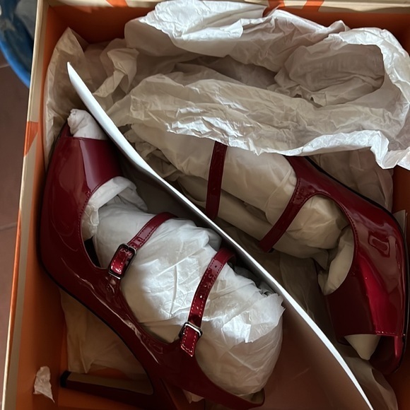 Via Spiga “Roseanne” red‎ patent leather open toe ankle strap size 8 - Picture 10 of 11